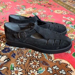 Never worn Mephisto Cool-Air Women’s Suede Sandals